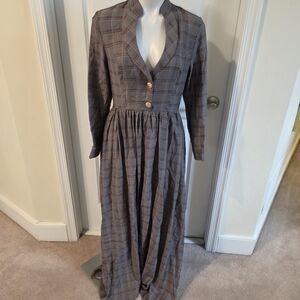 Modesees New Maxi Dress size Medium